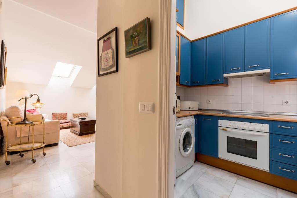 Apartamentos Rg, San Vicente 22 Sevilla Bagian luar foto