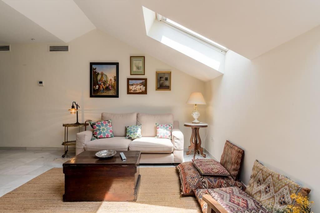 Apartamentos Rg, San Vicente 22 Sevilla Bagian luar foto